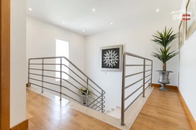 Moradia T5 para Venda em São João Baptista e Santa Maria dos Olivais