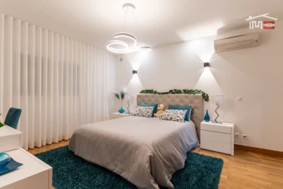 Moradia T5 para Venda em São João Baptista e Santa Maria dos Olivais