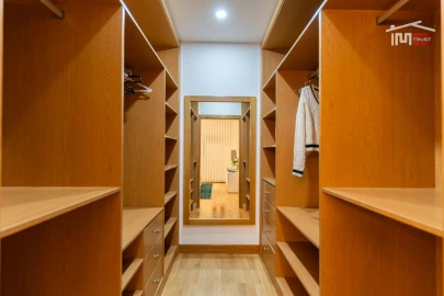 Moradia T5 para Venda em São João Baptista e Santa Maria dos Olivais