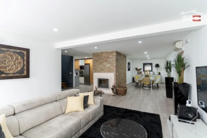 Moradia T5 para Venda em São João Baptista e Santa Maria dos Olivais