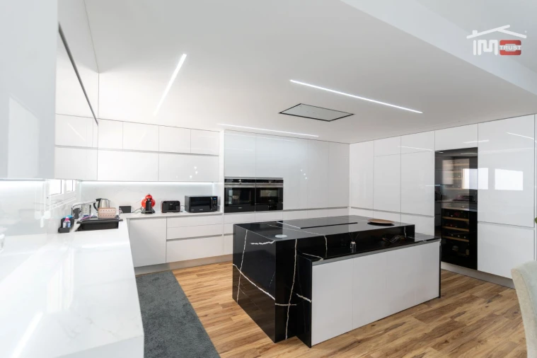 Moradia T5 para Venda em São João Baptista e Santa Maria dos Olivais Foto 4