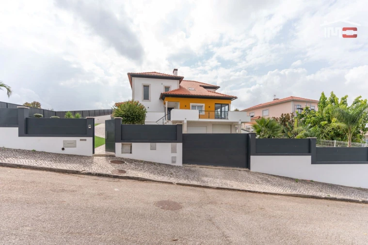 Moradia T5 para Venda em São João Baptista e Santa Maria dos Olivais Foto 6