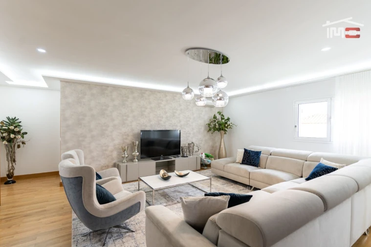 Moradia T5 para Venda em São João Baptista e Santa Maria dos Olivais Foto 12