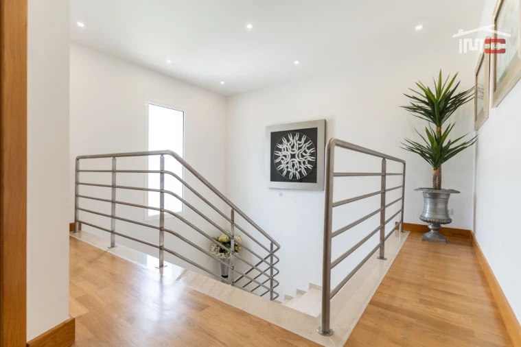 Moradia T5 para Venda em São João Baptista e Santa Maria dos Olivais Foto 24