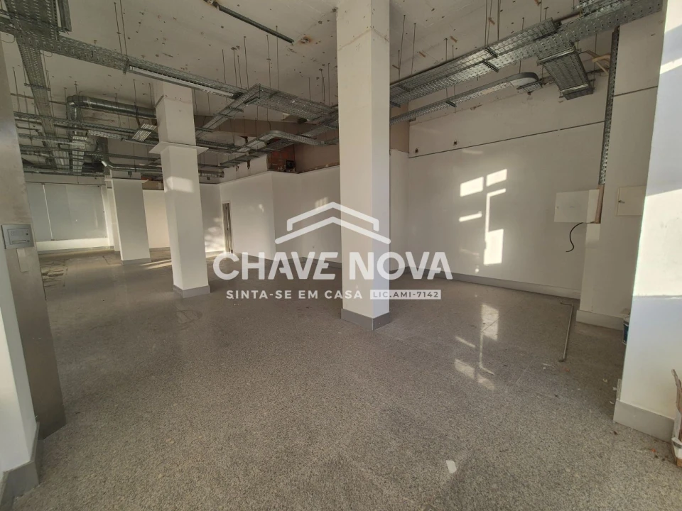 Loja para Arrendamento em Albufeira e Olhos de Água Foto 3