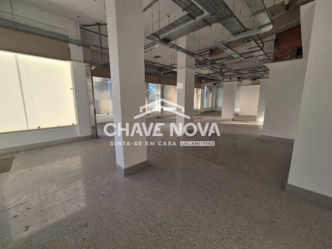 Loja para Arrendamento em Albufeira e Olhos de Água Foto 5