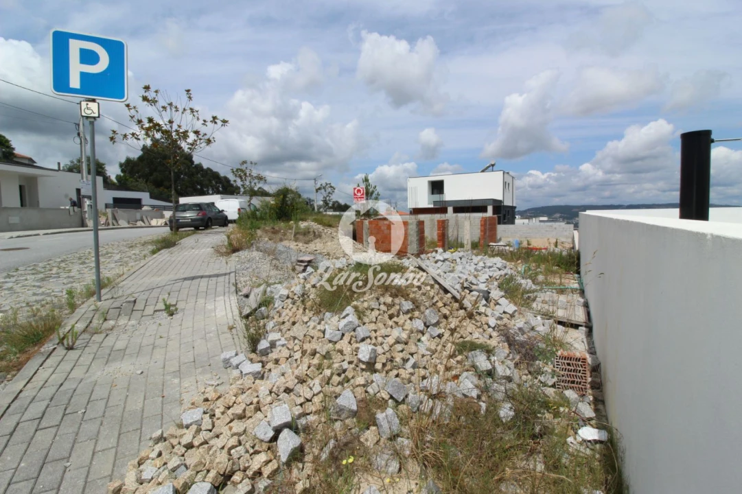Terreno para Venda em Quinchães Foto 5
