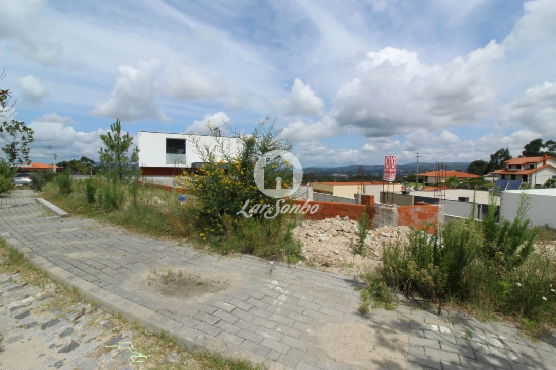 Terreno para Venda em Quinchães Foto 6