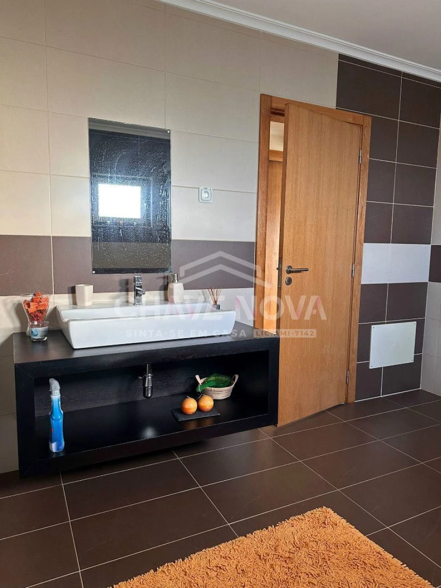 Moradia T3 para Venda em Alquerubim Foto 14