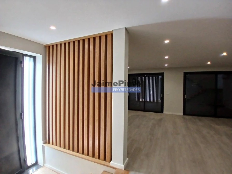 Moradia T4 para Venda em Espinho Foto 5