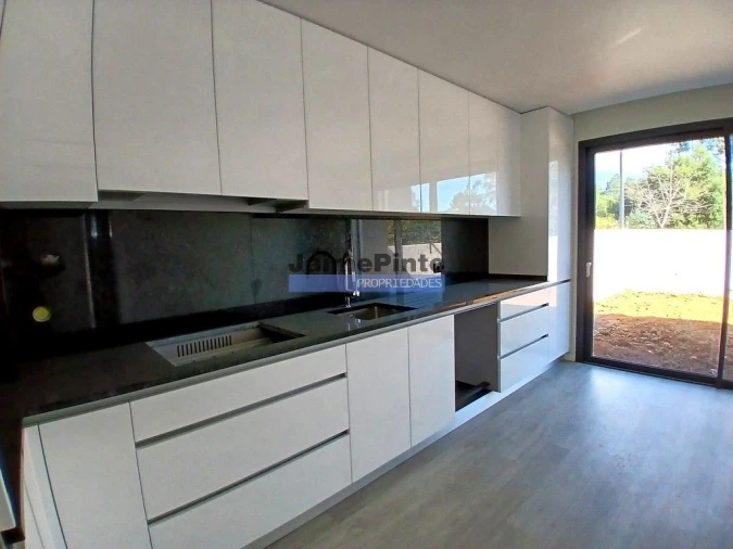 Moradia T4 para Venda em Espinho Foto 4