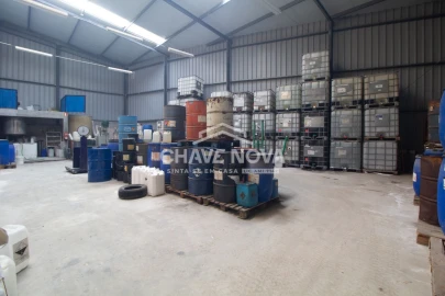 Armazém para Venda em Fânzeres e São Pedro da Cova
