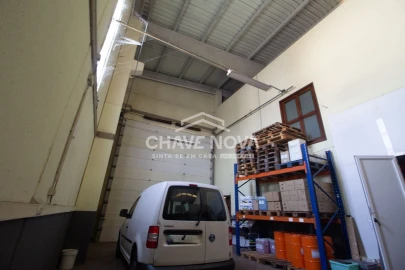 Armazém para Venda em Fânzeres e São Pedro da Cova