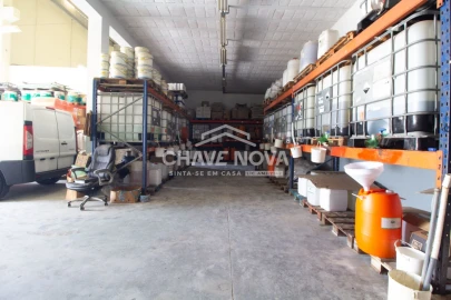 Armazém para Venda em Fânzeres e São Pedro da Cova