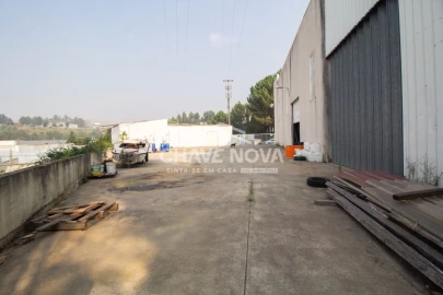 Armazém para Venda em Fânzeres e São Pedro da Cova