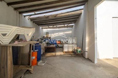 Armazém para Venda em Fânzeres e São Pedro da Cova