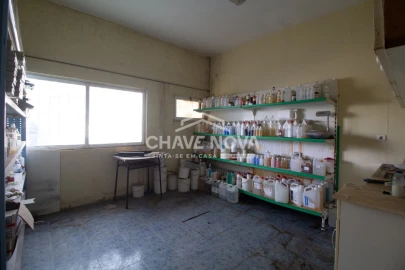 Armazém para Venda em Fânzeres e São Pedro da Cova