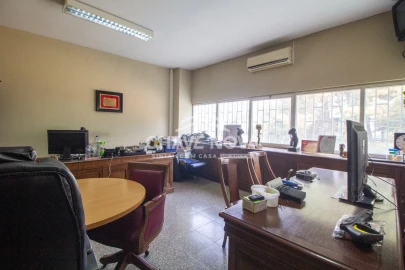 Armazém para Venda em Fânzeres e São Pedro da Cova