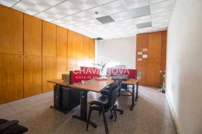 Armazém para Venda em Fânzeres e São Pedro da Cova