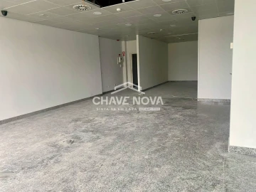 Loja para Arrendamento em Paranhos