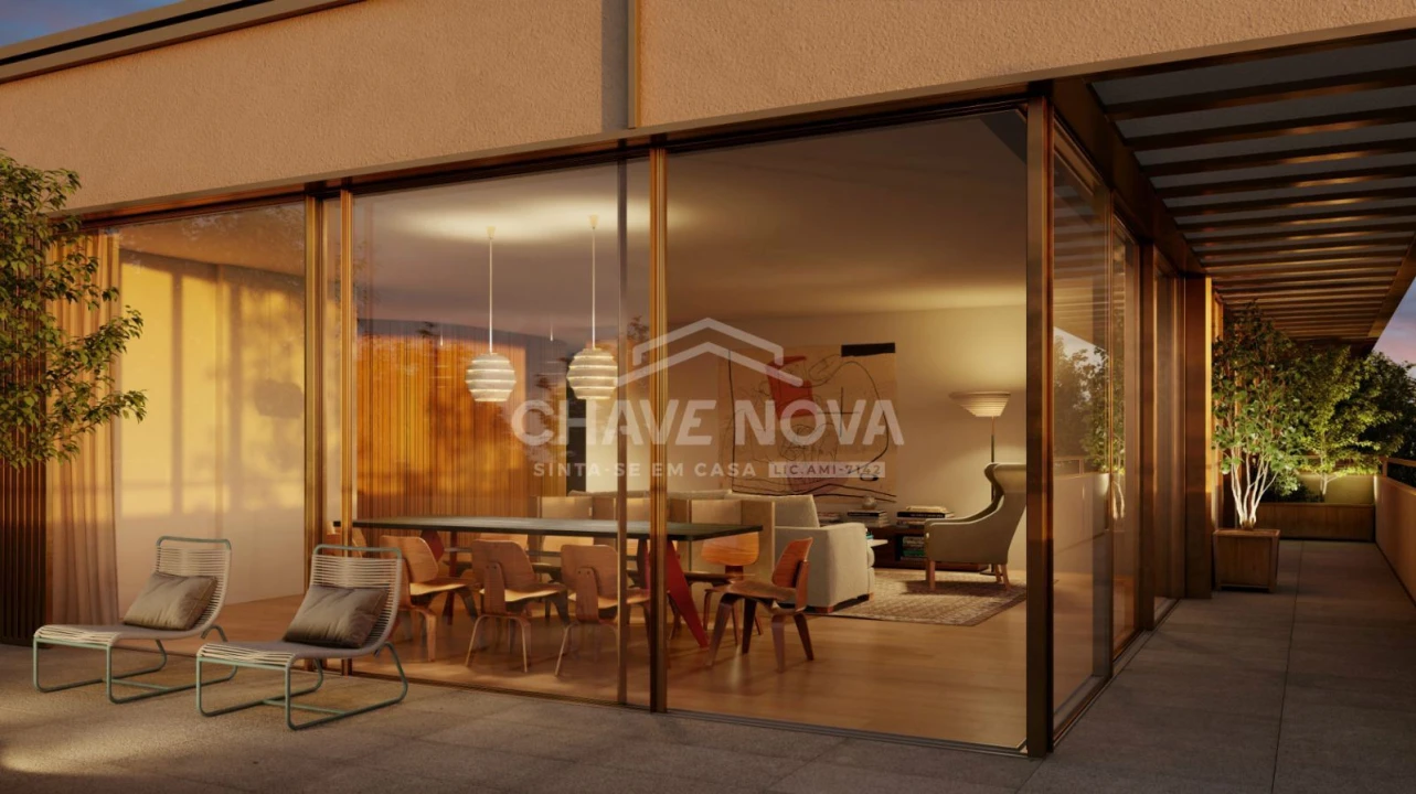 Apartamento T4 para Venda em Lordelo do Ouro e Massarelos Foto 1