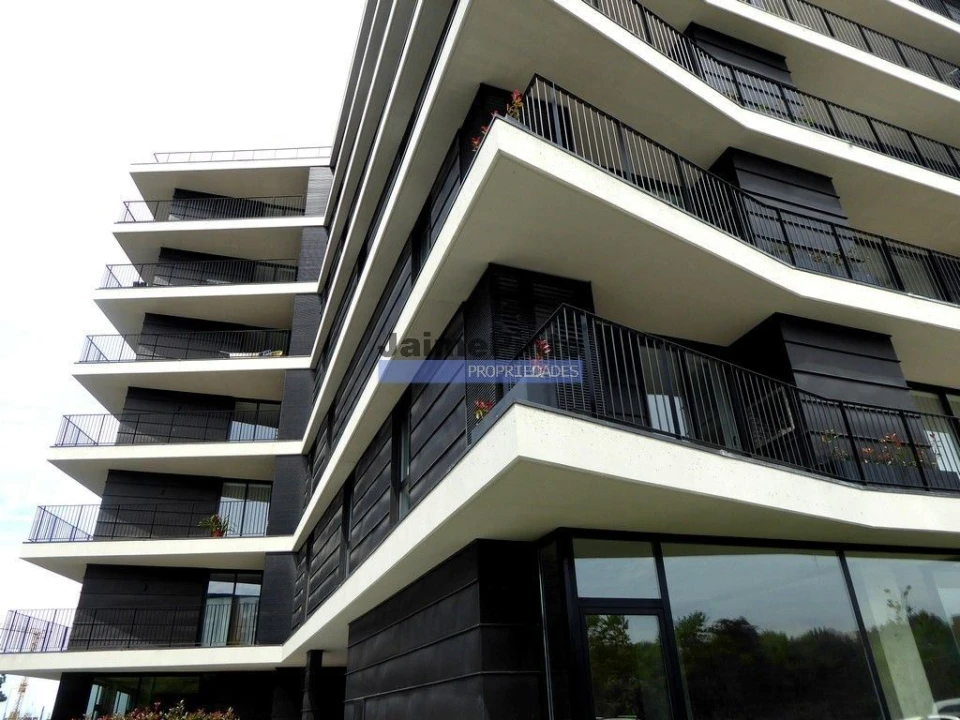 Apartamento T3 para Venda em Cedofeita, Santo Ildefonso, Sé, Miragaia, São Nicolau e Vitória Foto 2