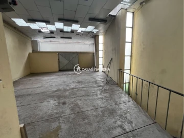 Armazém para Venda em Oliveira do Douro
