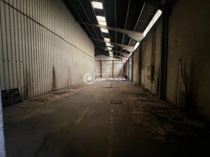 Armazém para Venda em Oliveira do Douro Foto 6