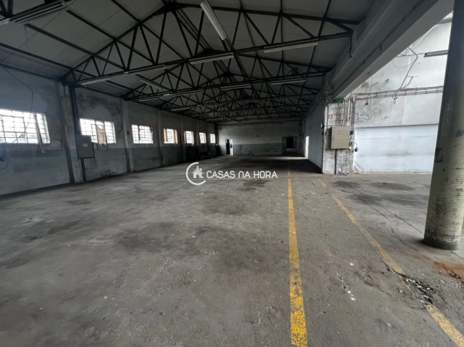 Armazém para Venda em Oliveira do Douro Foto 15