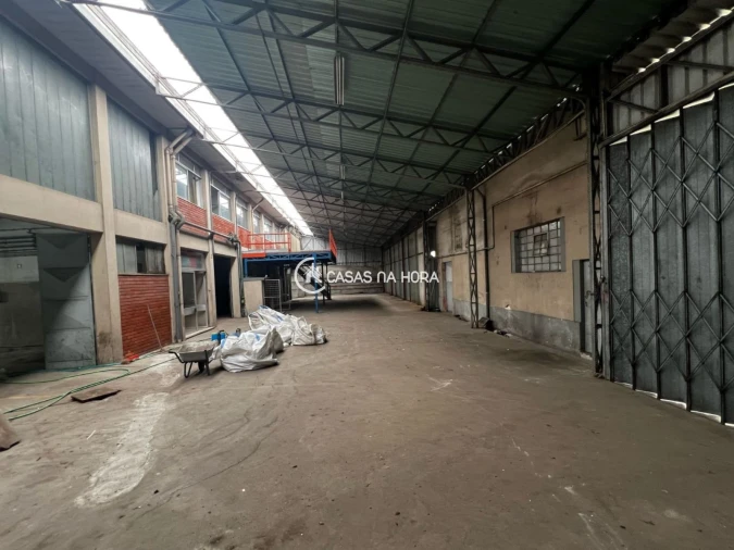Armazém para Venda em Oliveira do Douro Foto 18