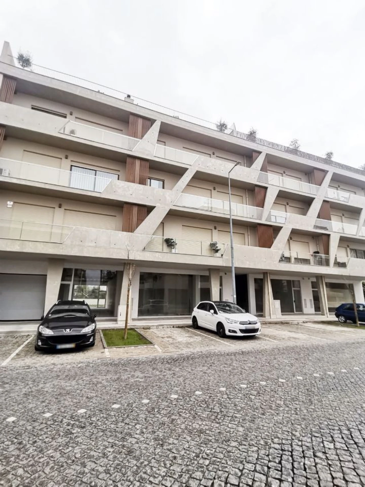 Loja para Venda em Cristelos, Boim e Ordem Foto 3