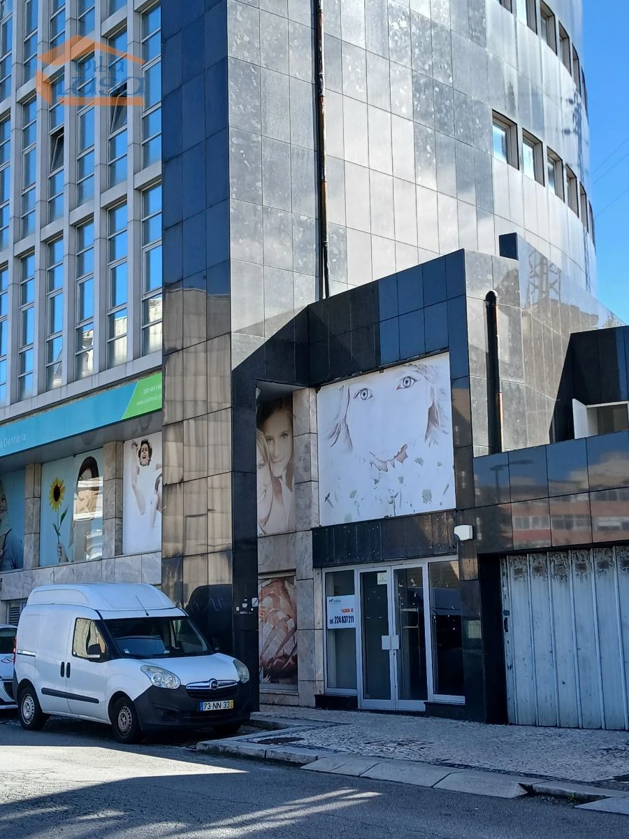 Negócio para Arrendamento em Gondomar (São Cosme), Valbom e Jovim Foto 3