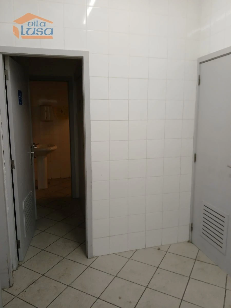 Negócio para Arrendamento em Gondomar (São Cosme), Valbom e Jovim Foto 4