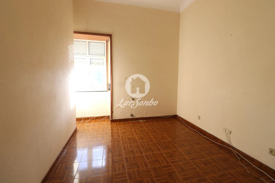 Moradia T6 para Venda em Madalena Foto 13