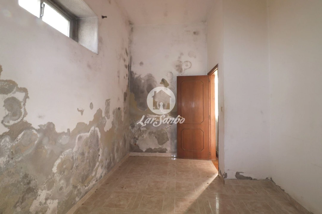 Moradia T6 para Venda em Madalena Foto 27