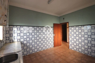 Moradia T6 para Venda em Madalena