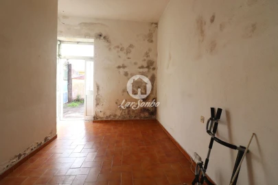 Moradia T6 para Venda em Madalena