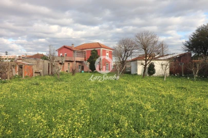 Moradia T6 para Venda em Madalena