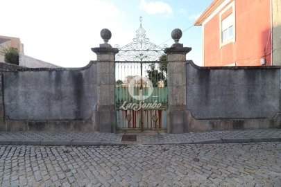 Moradia T6 para Venda em Madalena