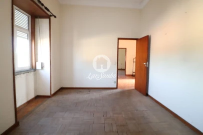 Moradia T6 para Venda em Madalena