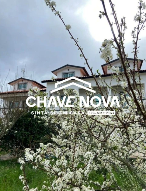 Moradia T15 para Venda em Espariz e Sinde