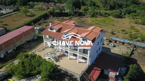 Moradia T15 para Venda em Espariz e Sinde