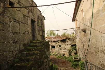 Quinta T5 para Venda em São Gens