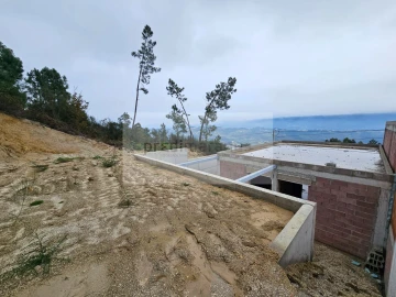 Moradia T3 para Venda em Vila Caiz