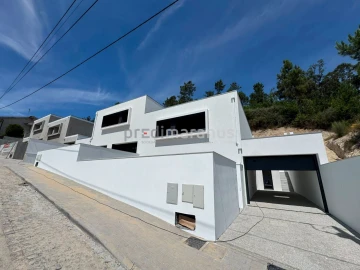 Moradia T3 para Venda em Vila Caiz