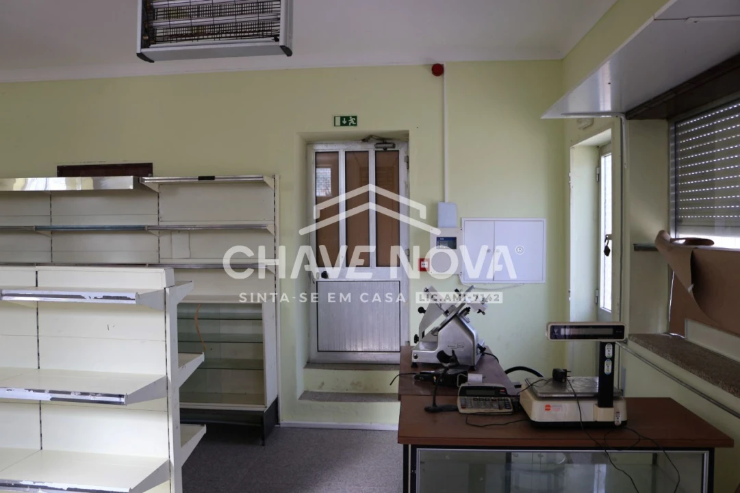 Loja para Arrendamento em Requeixo, Nossa Senhora de Fátima e Nariz Foto 3