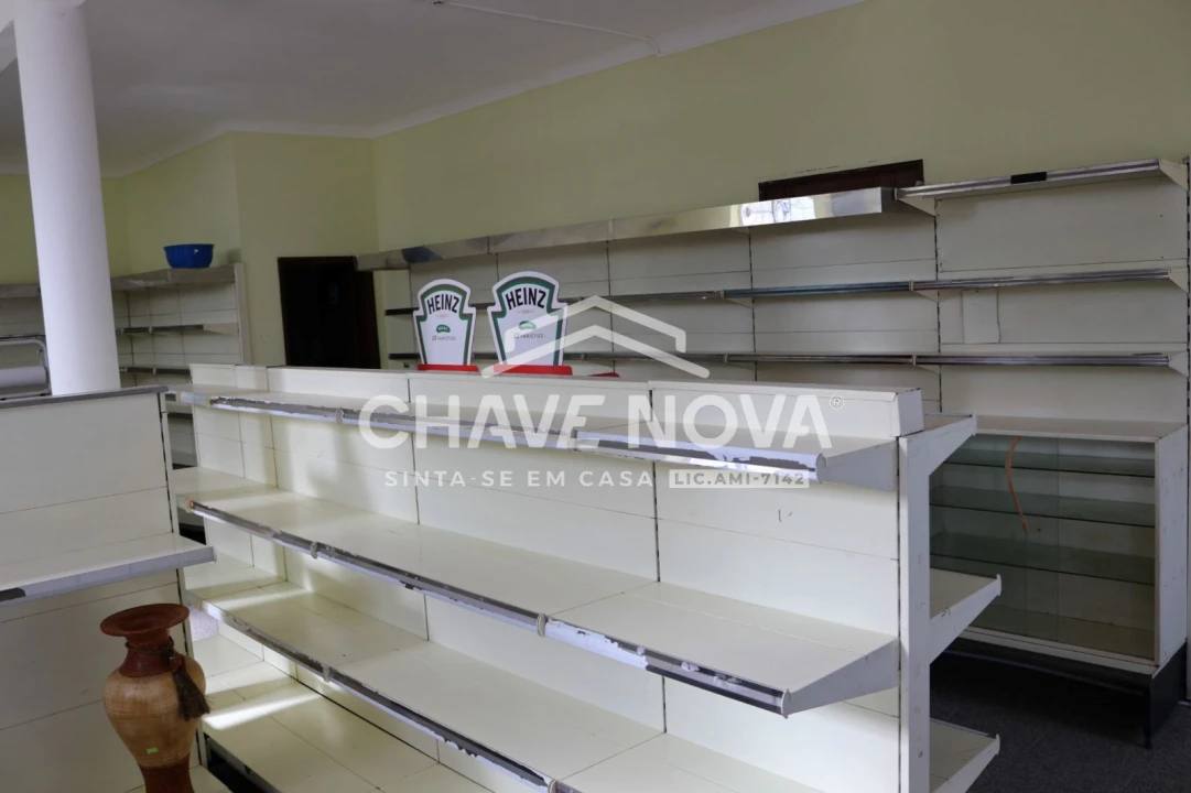 Loja para Arrendamento em Requeixo, Nossa Senhora de Fátima e Nariz Foto 4