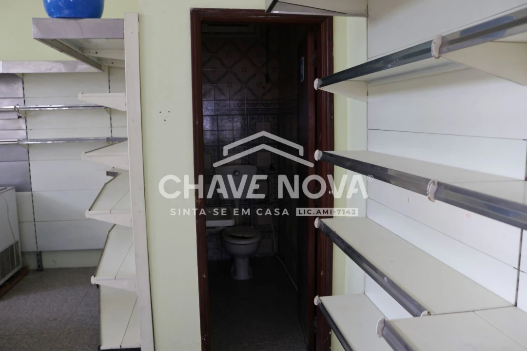 Loja para Arrendamento em Requeixo, Nossa Senhora de Fátima e Nariz Foto 7