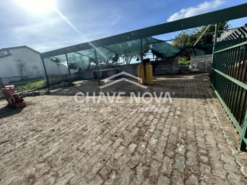 Loja para Arrendamento em Requeixo, Nossa Senhora de Fátima e Nariz