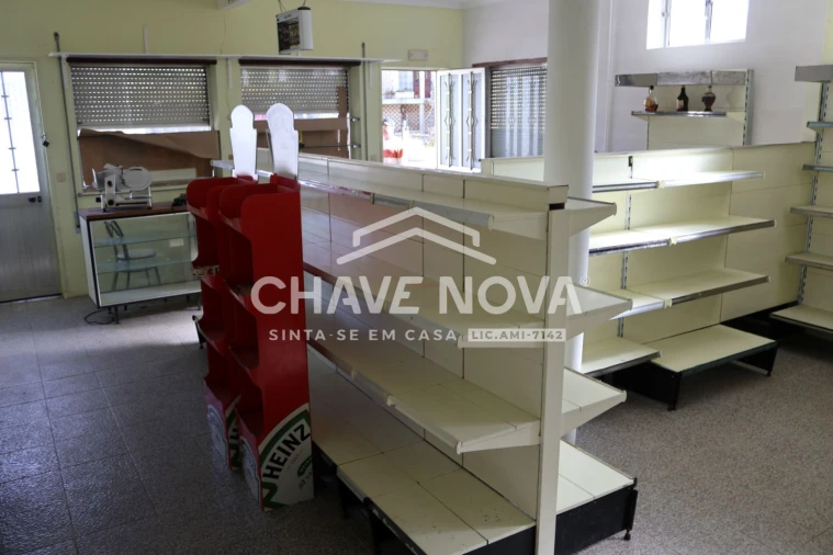 Loja para Arrendamento em Requeixo, Nossa Senhora de Fátima e Nariz Foto 2